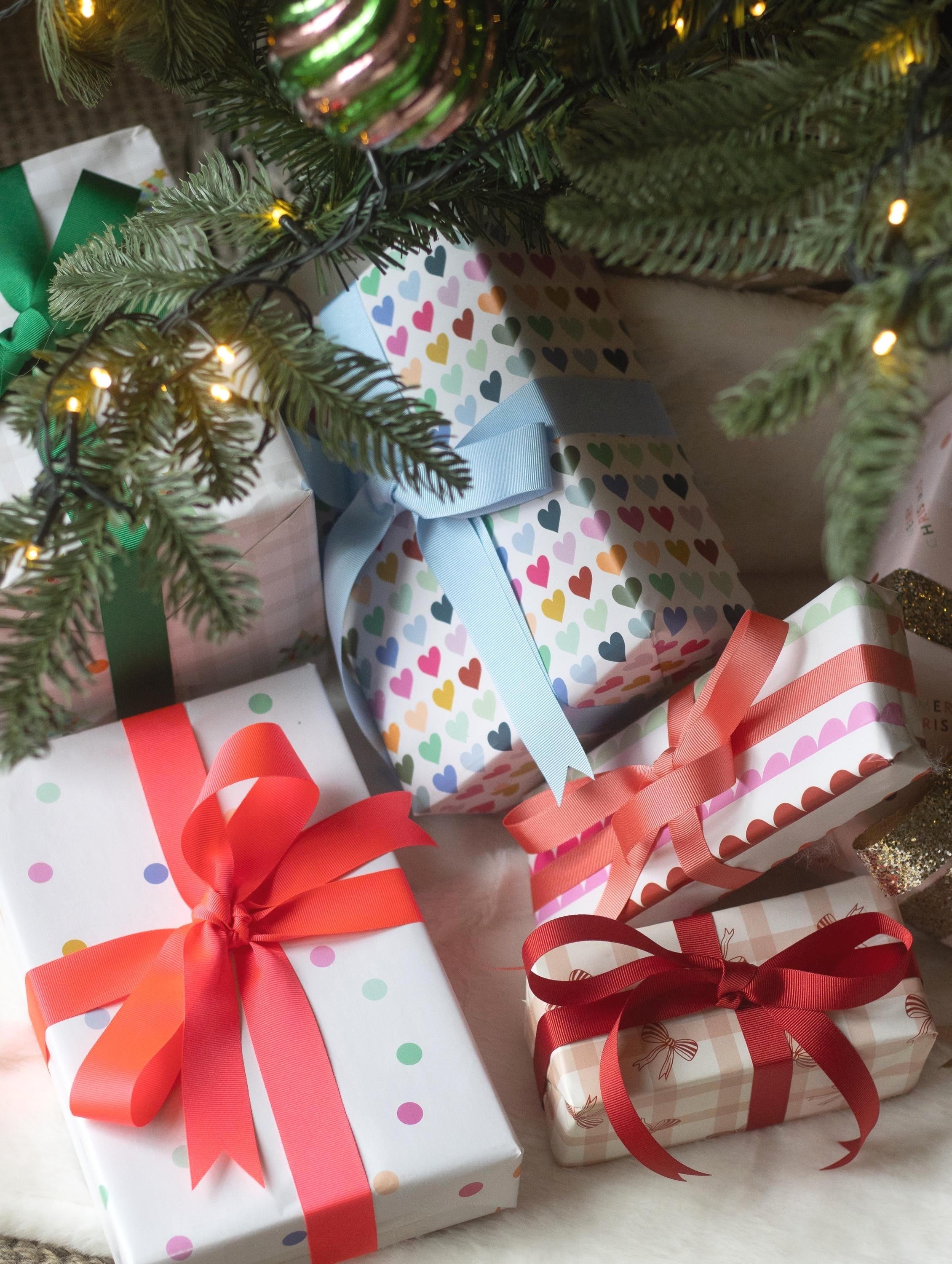 Colourful Scallop Wrapping Paper