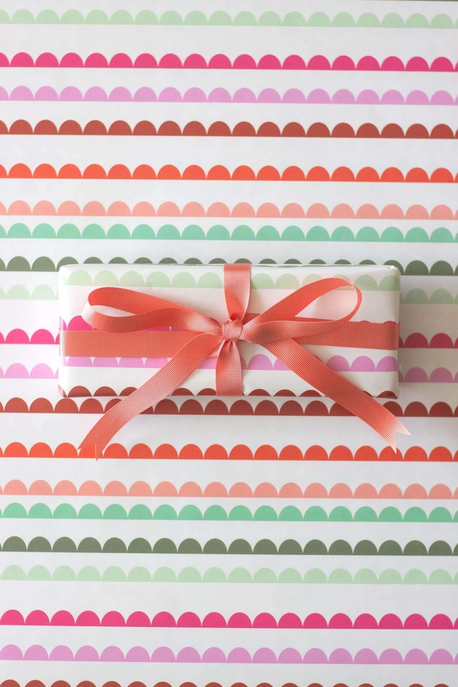 Colourful Scallop Wrapping Paper